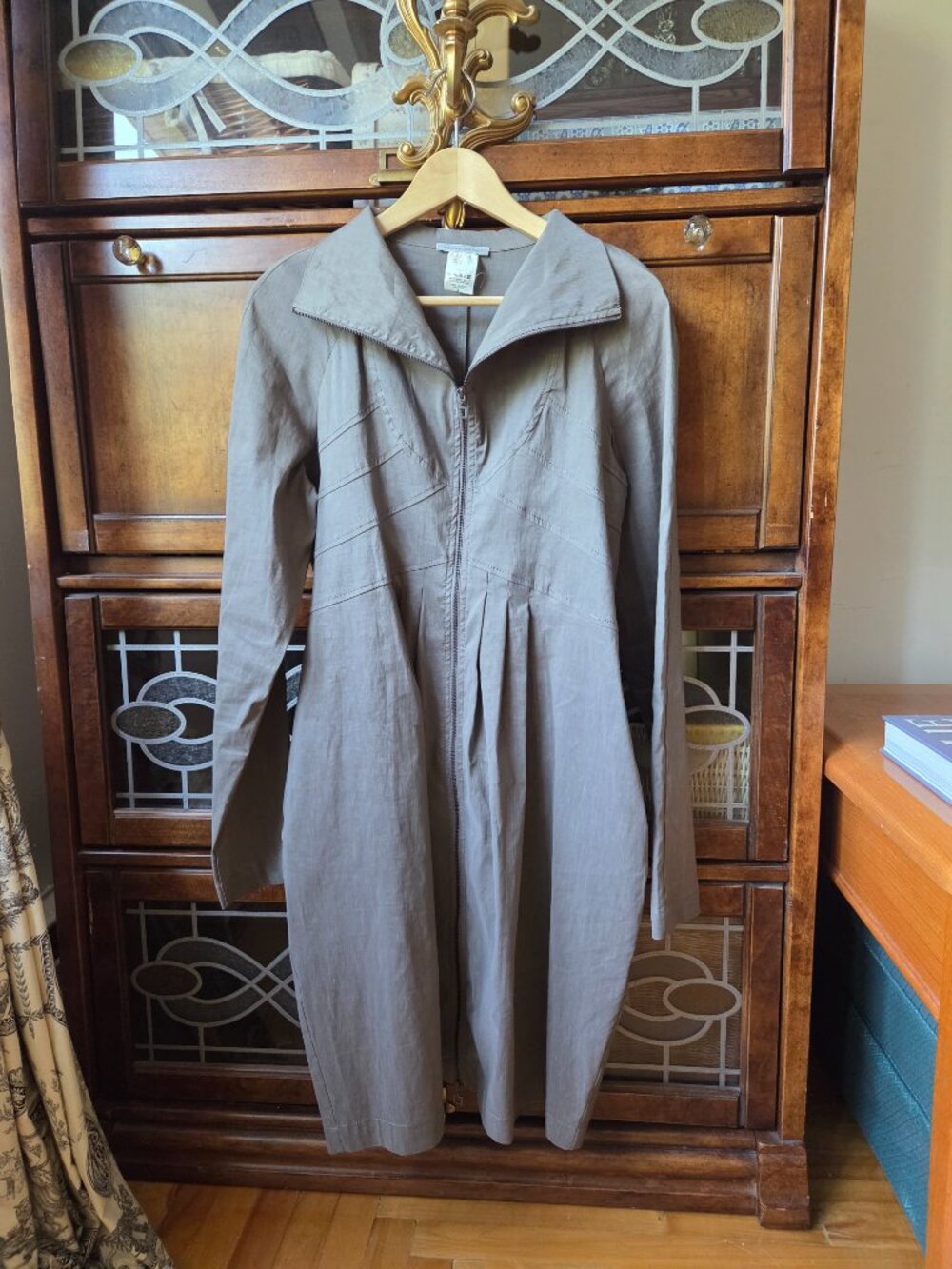Elegant Sarah Pacini Linen Trench Coat